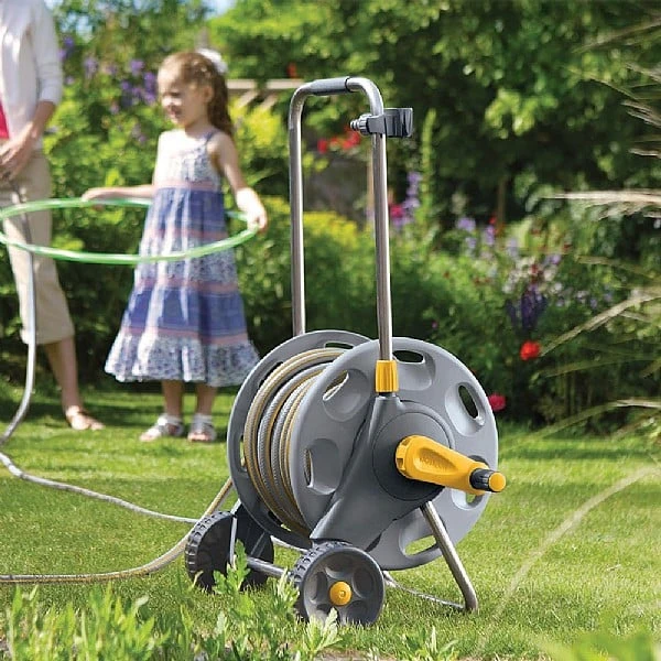 Hozelock 60m Capacity Hose Cart With 50m Hose & Fittings - Image 2